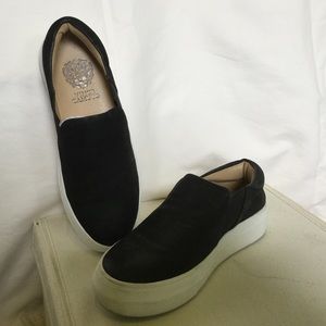 Vince Camuto -Blk Leather -size 6.       Like New!